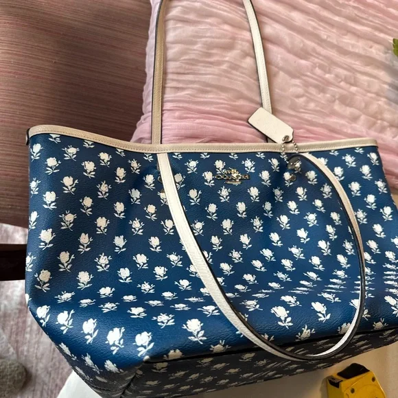 Coach Blue Floral Tote with Cream Trim and Straps - Picture 14 of 15